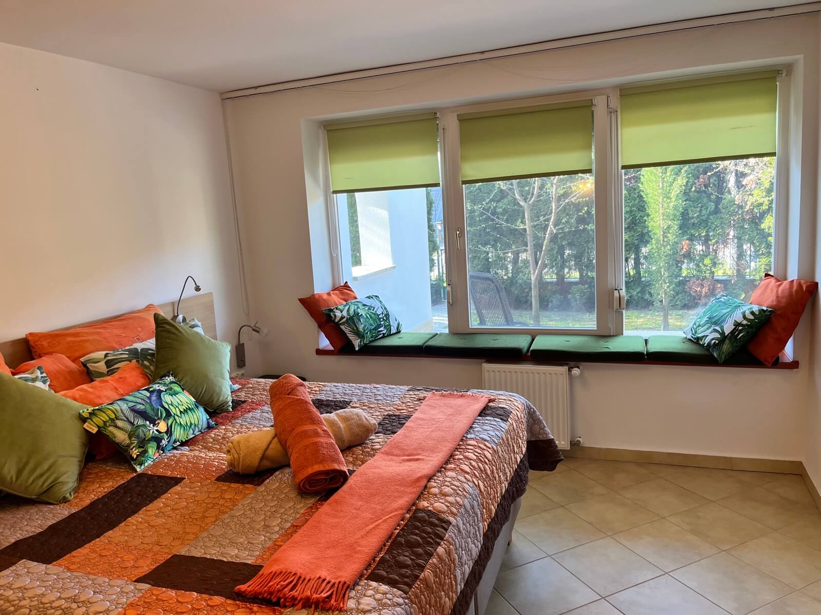 Hálószoba kerti kilátással