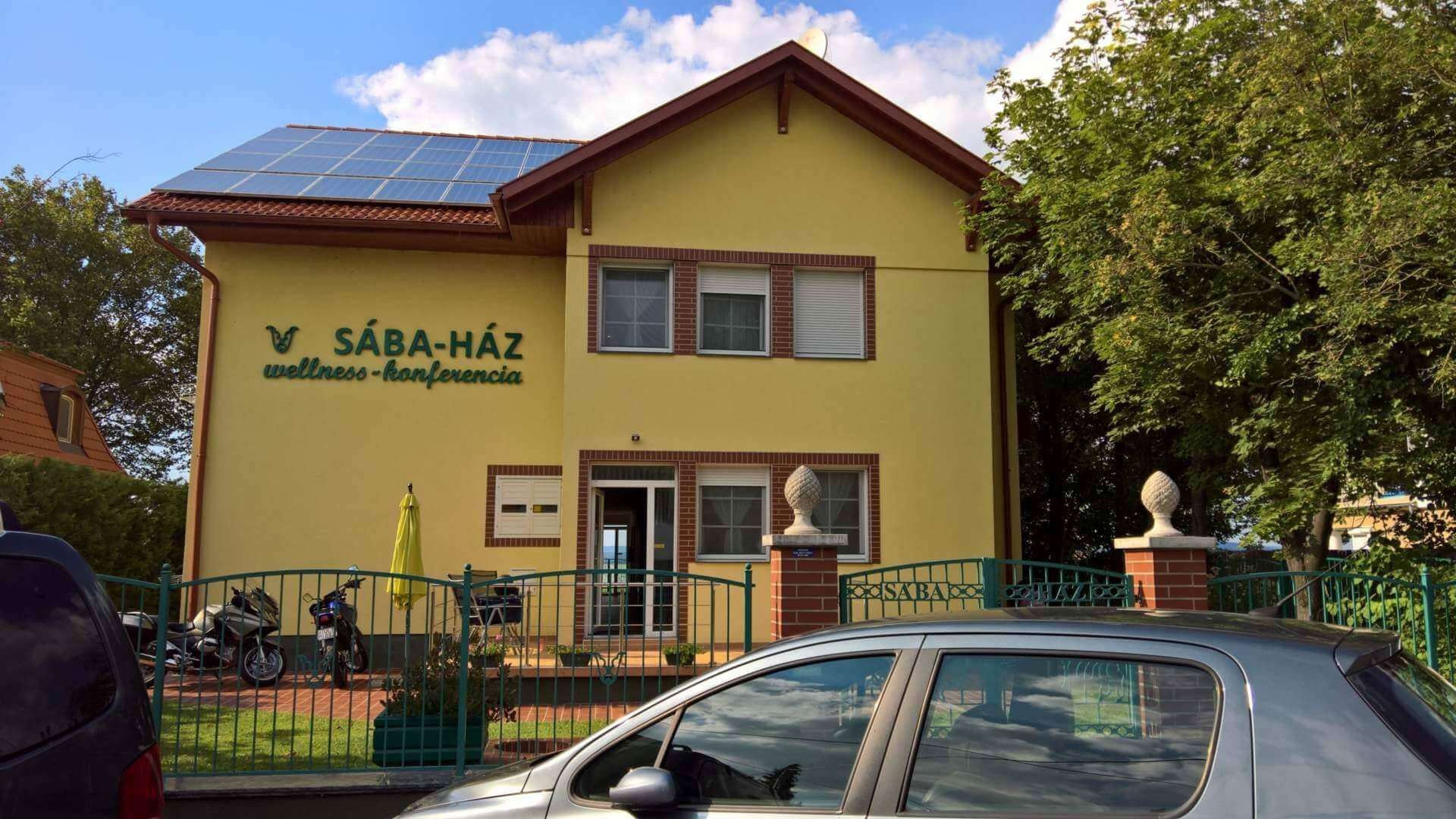 Szállodánk bejárata