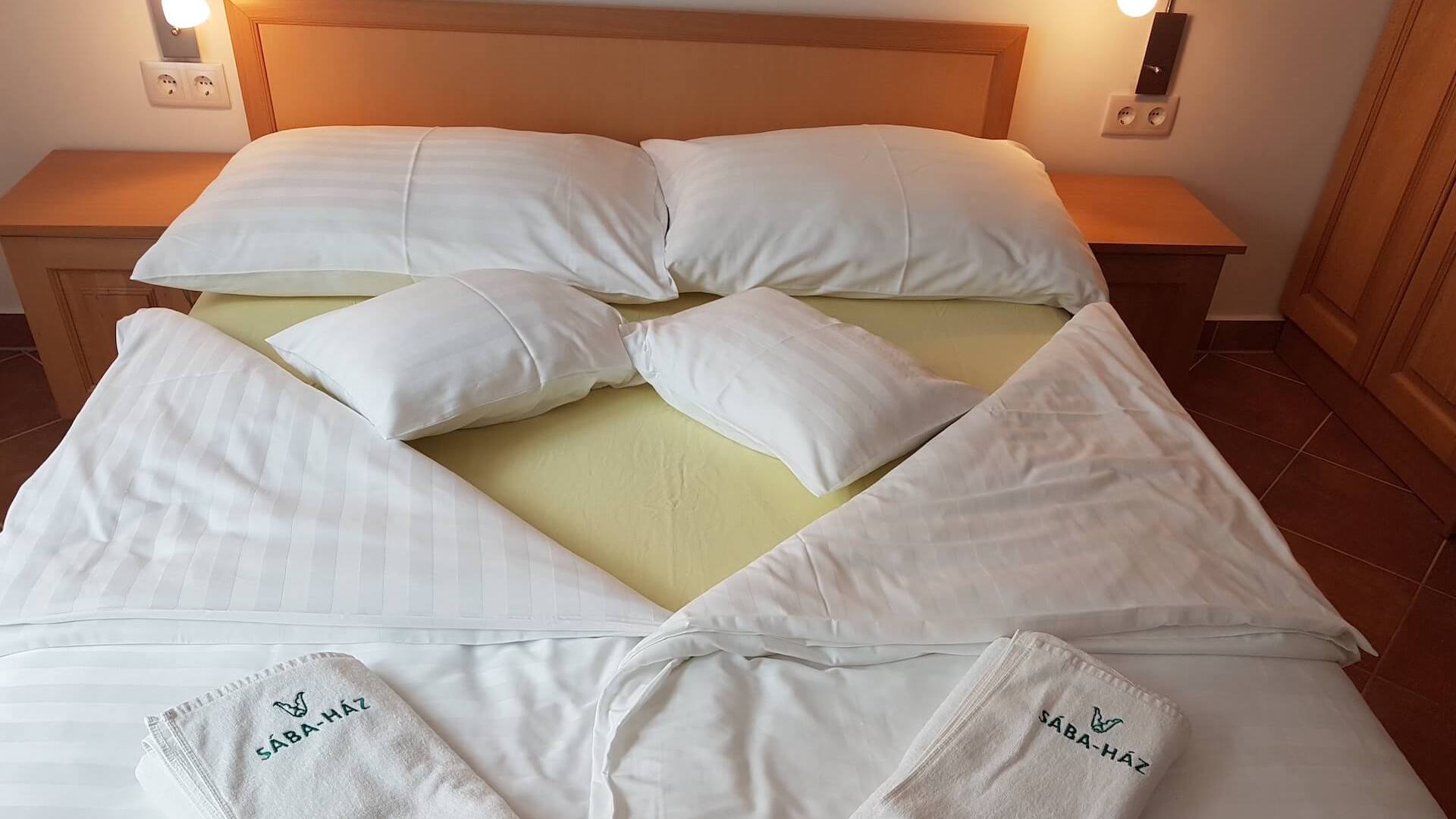 Négyszemélyes lakosztályunk ágya